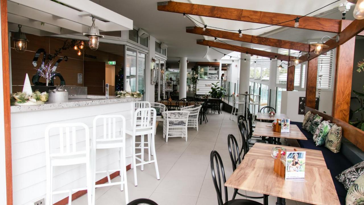 Rumba Beach Resort Caloundra Luaran gambar The interior of the restaurant