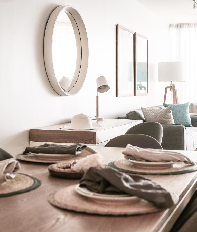 Rumba Beach Resort Caloundra Luaran gambar A staged home