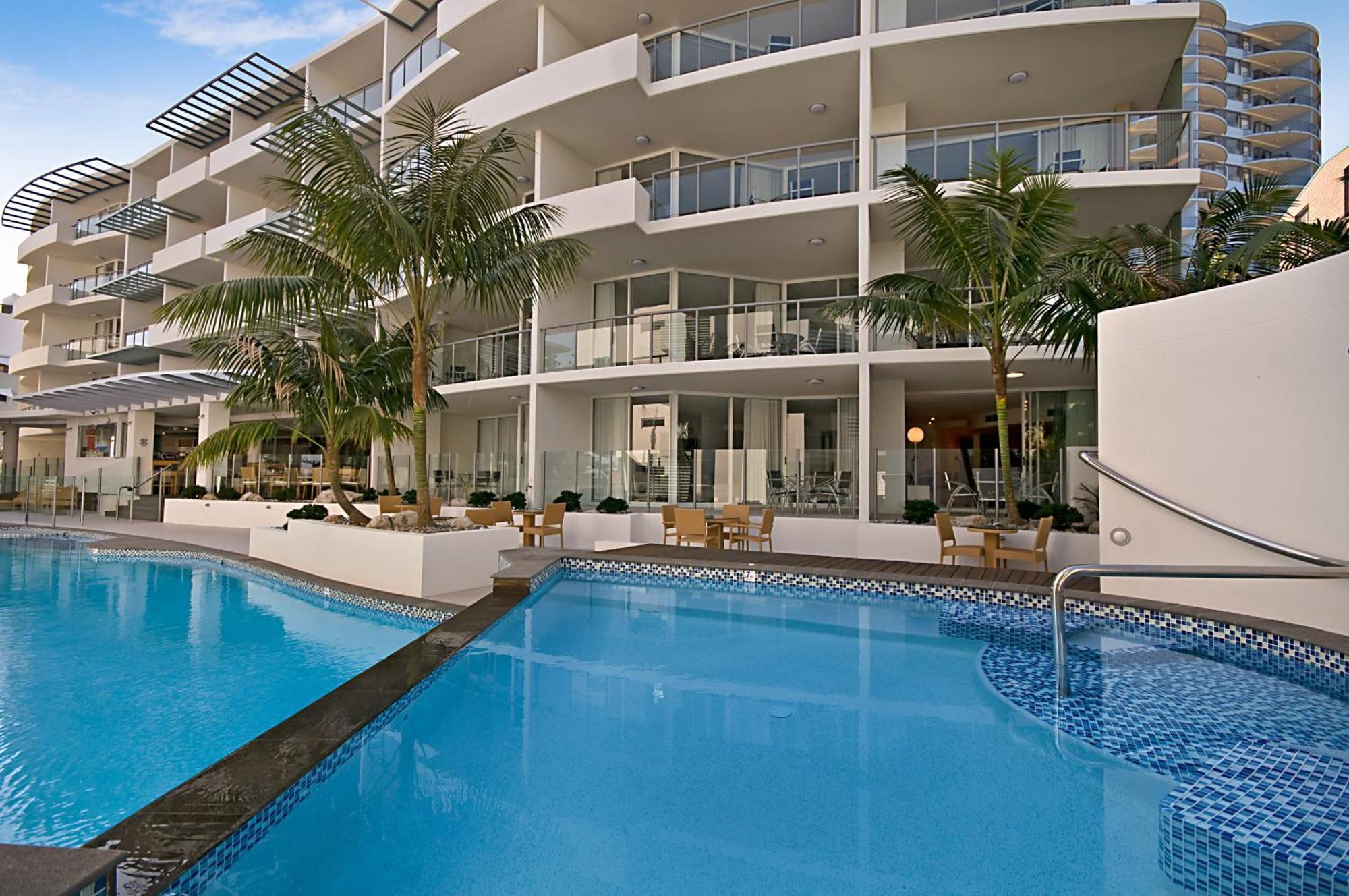 Rumba Beach Resort Caloundra Luaran gambar The pool at the W Hotel