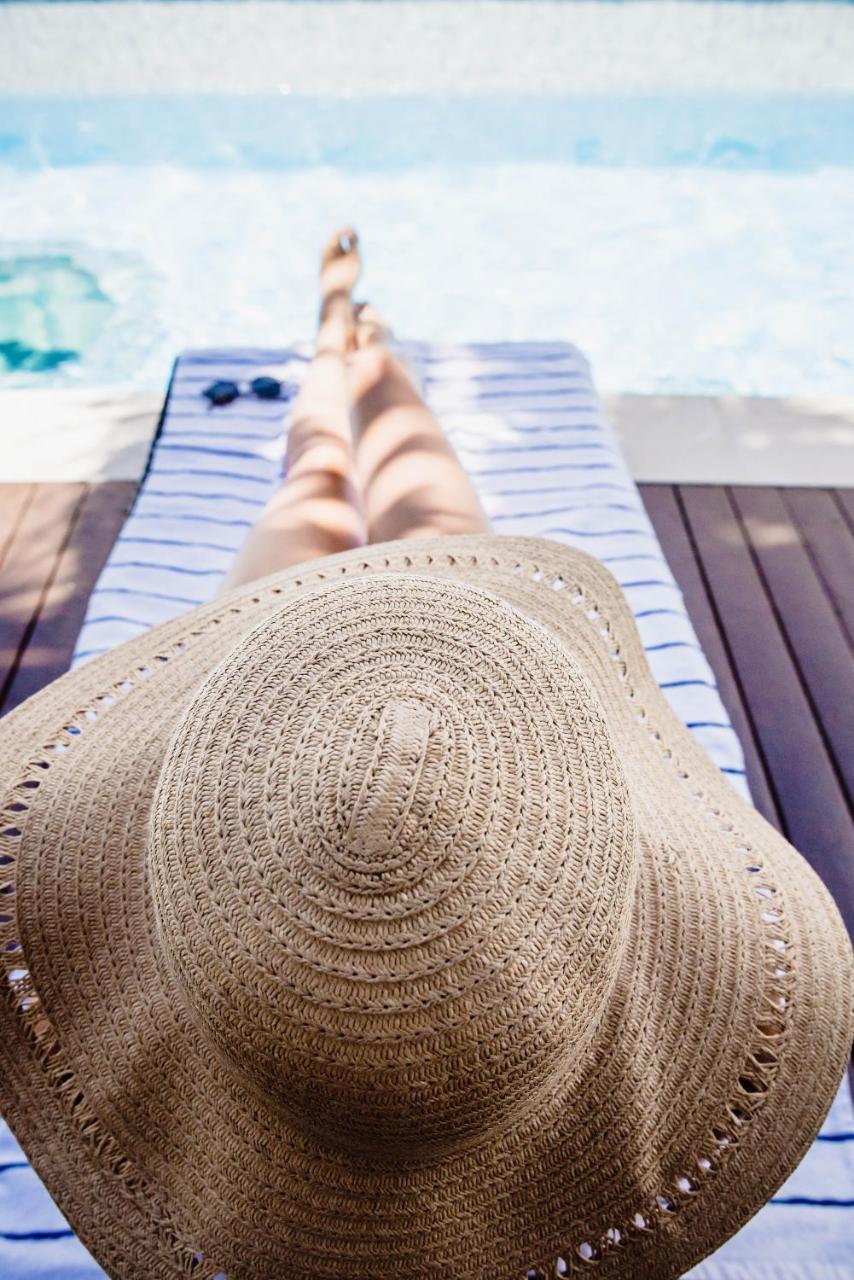 Rumba Beach Resort Caloundra Luaran gambar Sunbathing